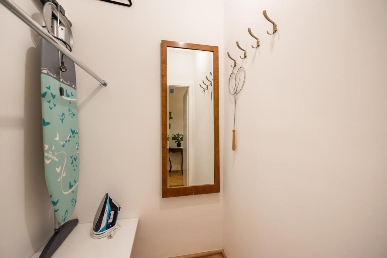 Downtown Antique Apartment Варшава Экстерьер фото